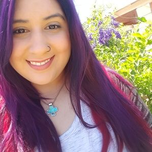 Meet your Posher, Alexis